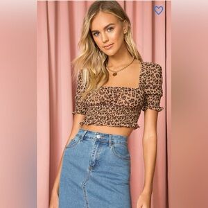 Superdown Lexi Leopard Print Smocked Puff Sleeve Crop Top Size Medium